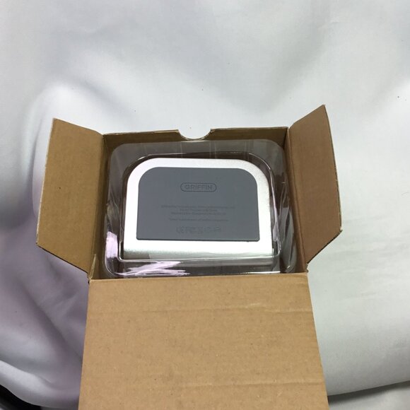 Griffin Powerdock For Sansa New In Package - Picture 2 of 6